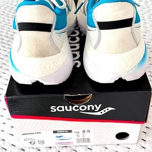 Saucony Kinvara Pro size 8.5 white/Ink